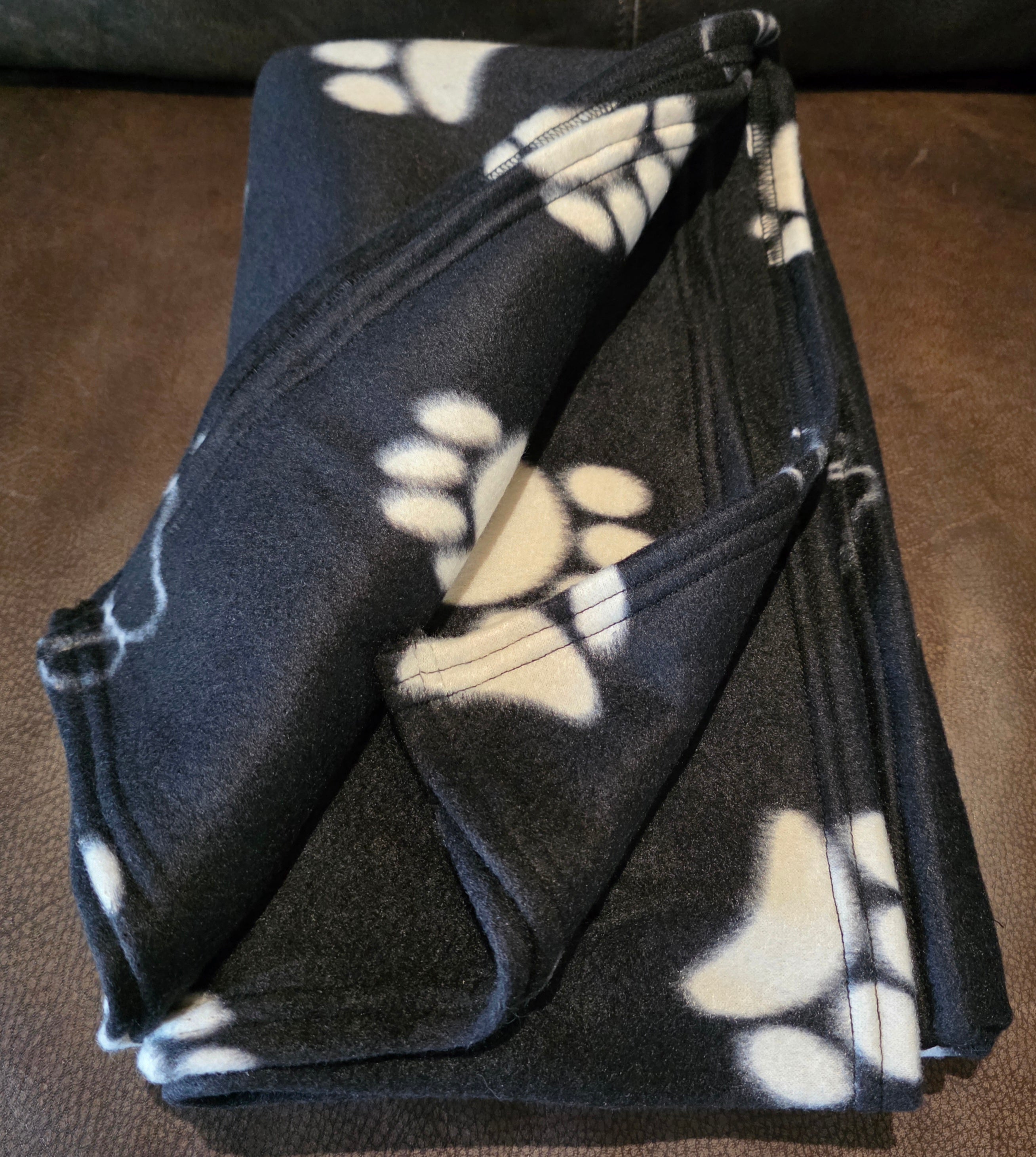 Black Paw Print Fleece Dog Blanket- 1.5m x 90cm